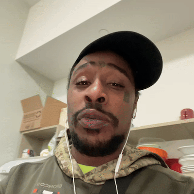 snap wit the cap