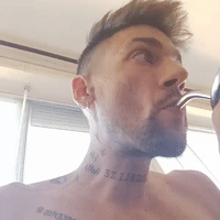 🎥🐪🧭👅