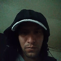 rudo y un poco violento 