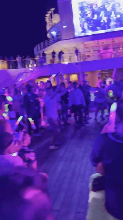 @MRGetitGetIt (#Teamgetitgetit Cruise Ship 🛳️)