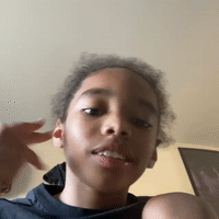 New rap squad gang sign lowercase r