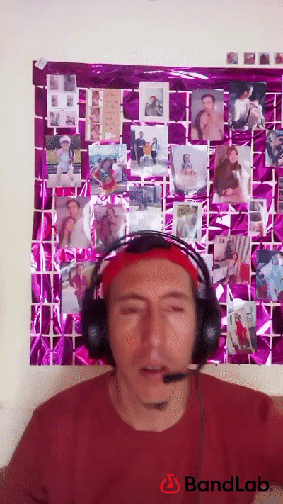 Sintiendo con un tema propio