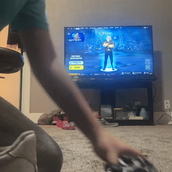 Man carter plays fortnite 